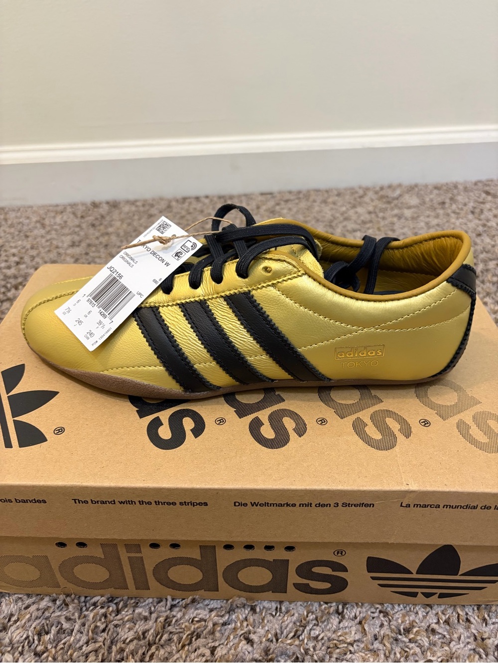 Adidas, Tokyo Sneaker Gold Black Low-Profile Leather Sneaker OG 7.5  6 youth
